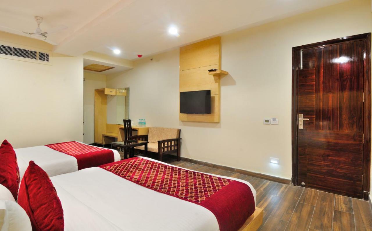 The Grand Uddhav Hotel New Delhi Exterior photo