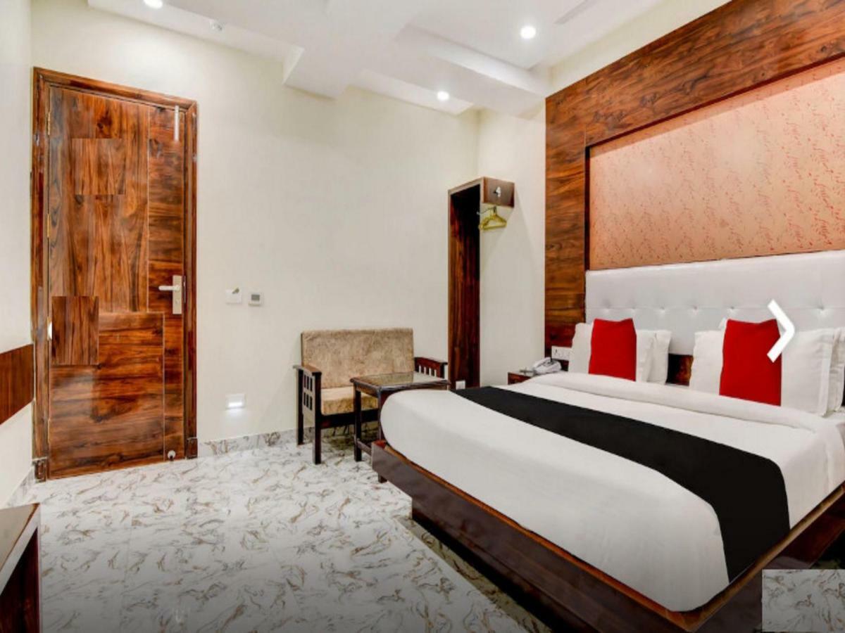 The Grand Uddhav Hotel New Delhi Exterior photo