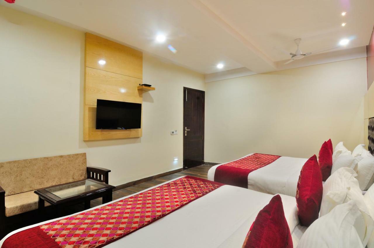 The Grand Uddhav Hotel New Delhi Exterior photo