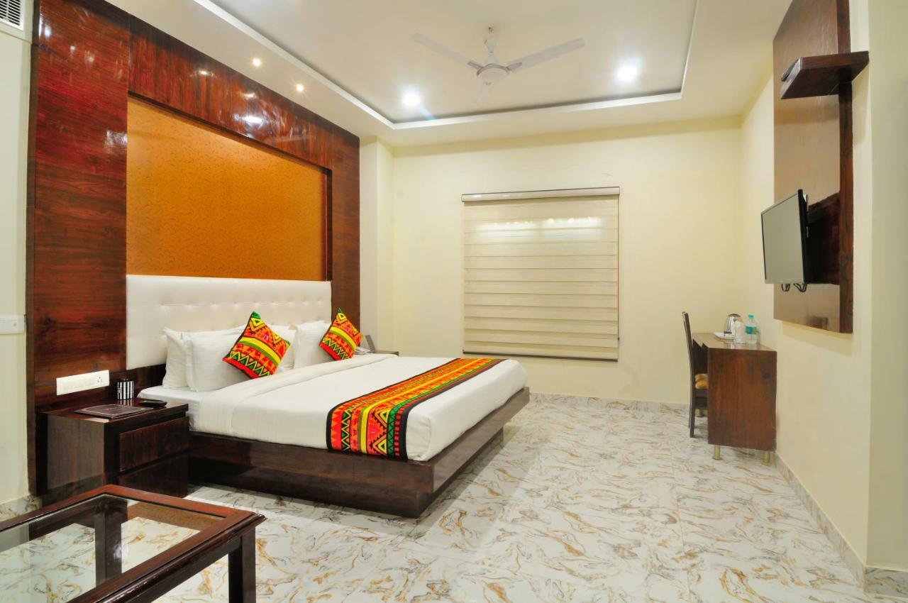 The Grand Uddhav Hotel New Delhi Exterior photo