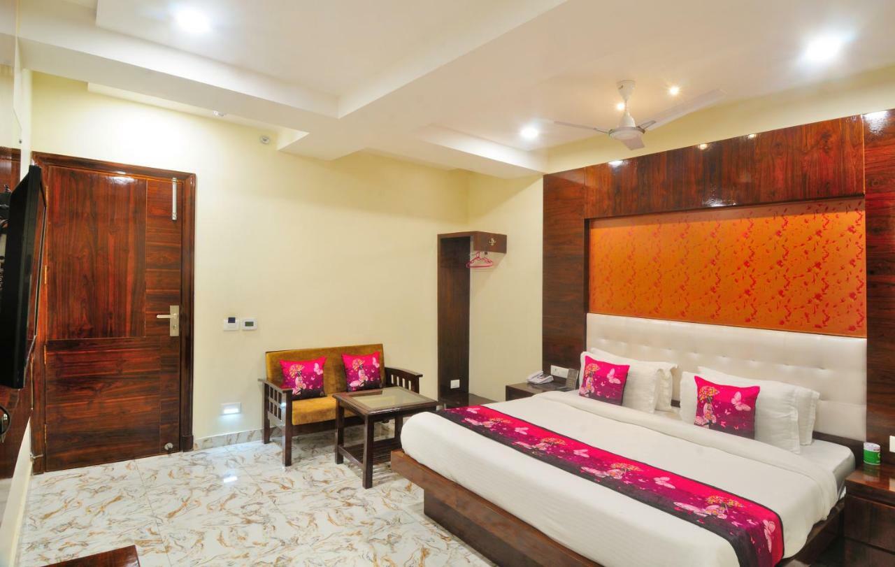 The Grand Uddhav Hotel New Delhi Exterior photo